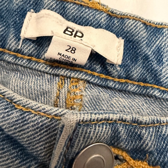 BP Light Wash Distressed Denim Straight Leg Ripped -Women’s Sz 28 - Picture 7 of 10